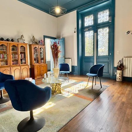 T2 De Charme Dans Un Chateau Layrac Exterior photo